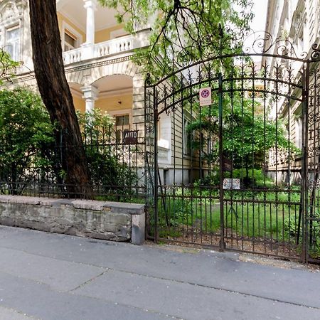 Heroes Square & City Park Thermals Apartment Budapest Ngoại thất bức ảnh